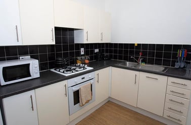 Cowgate, Old Town, Edinburgh - Image 3